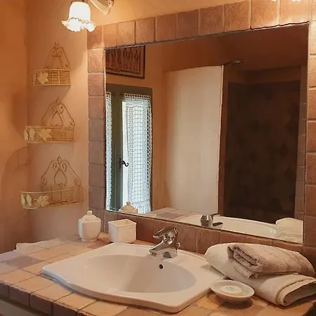 Maison De Village En Camargue Parking Clim Wifi - Rossiconciergerie - Linge Inclus * Saint-Laurent-dʼAigouze