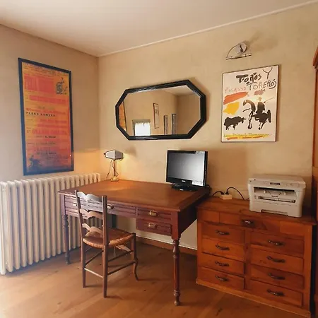 Maison De Village En Camargue Parking Clim Wifi - Rossiconciergerie - Linge Inclus * Saint-Laurent-dʼAigouze