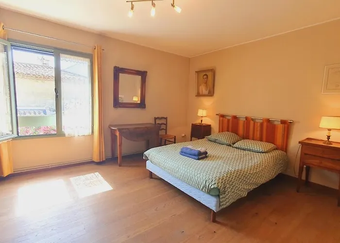 Hébergement de vacances Maison De Village En Camargue Parking Clim Wifi - Rossiconciergerie - Linge Inclus